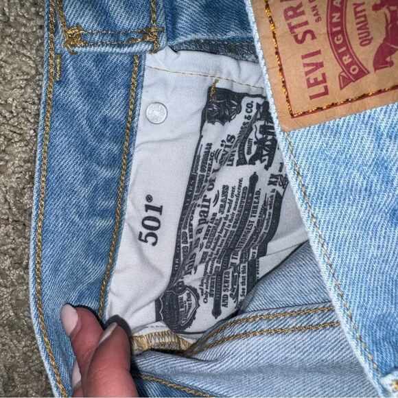 Levi's 501 original size 25 revolve Blue Distressed Jean Shorts - Picture 6 of 6